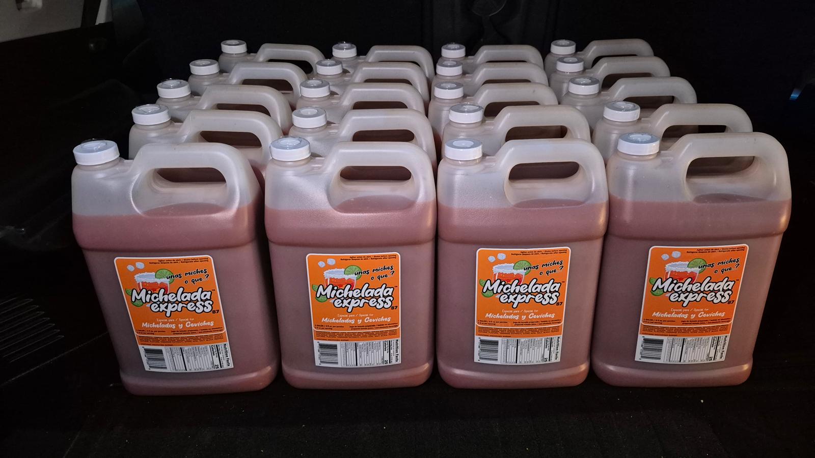 Galones de Michelada Express 87 listos para entrega
